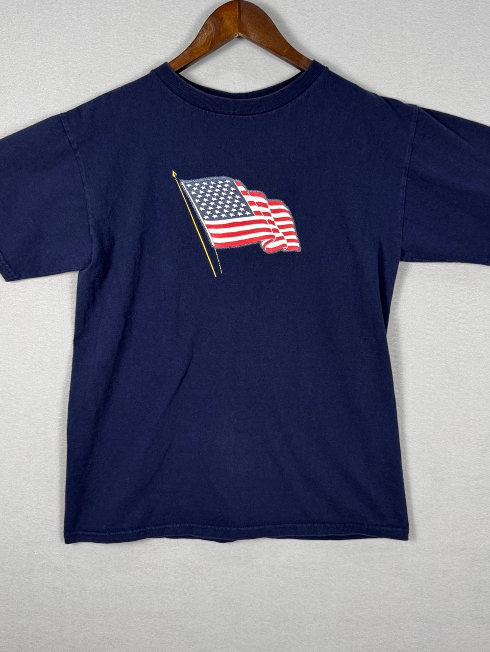 Men's Medium Navy Blue T-Shirt with American Flag Graphic